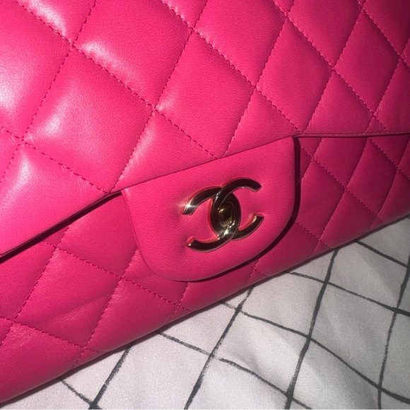 CHANEL
Classic Jumbo Double Flap Bag - Picture 10 of 16